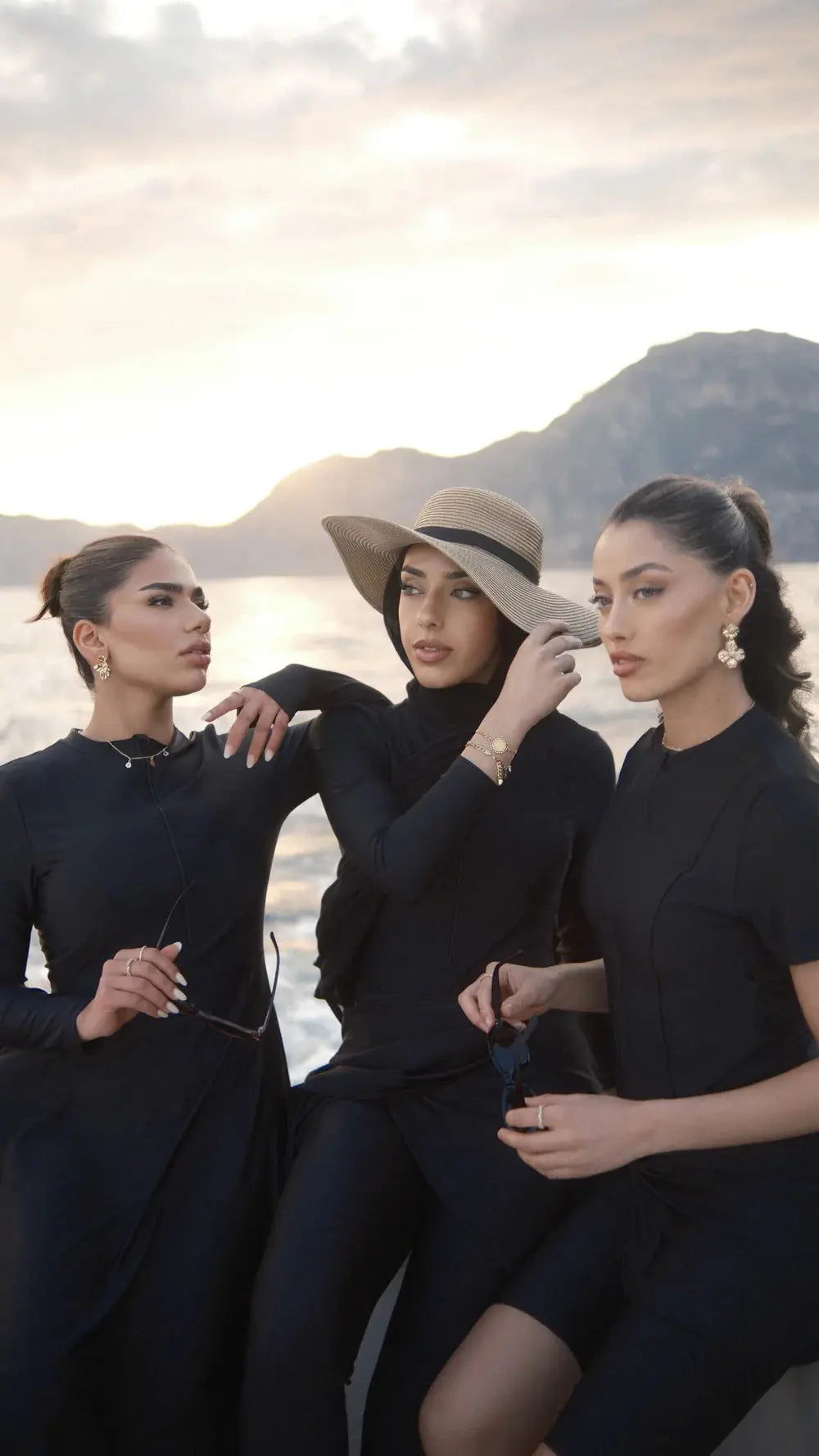 LUNA MARINA SET - BLACK Losyana.nl