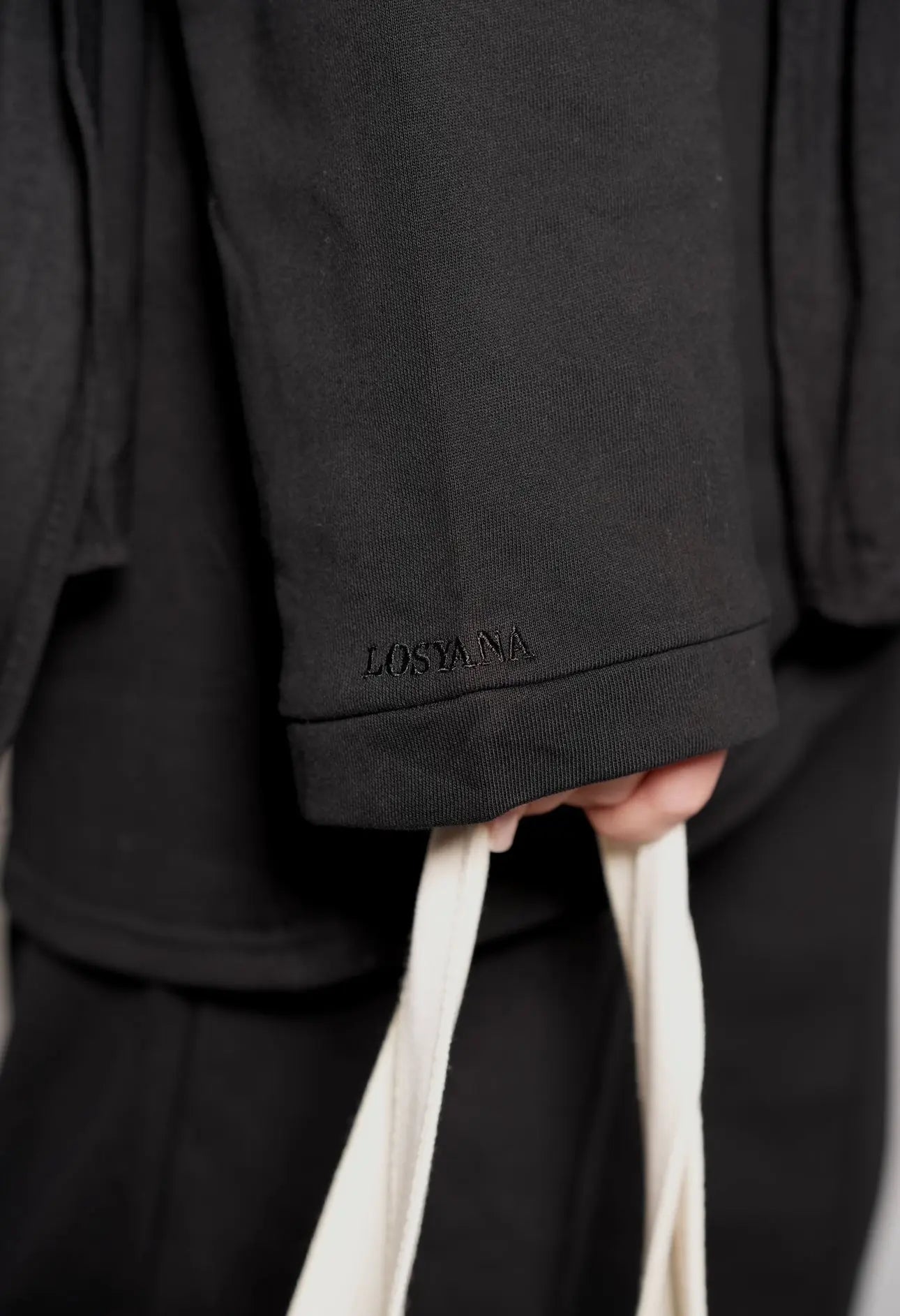 Lounge and Gym set - black Losyana.Shop