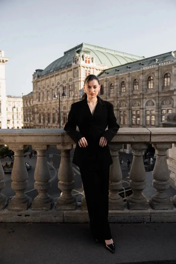 the noble belted blazer - black Losyana.Shop