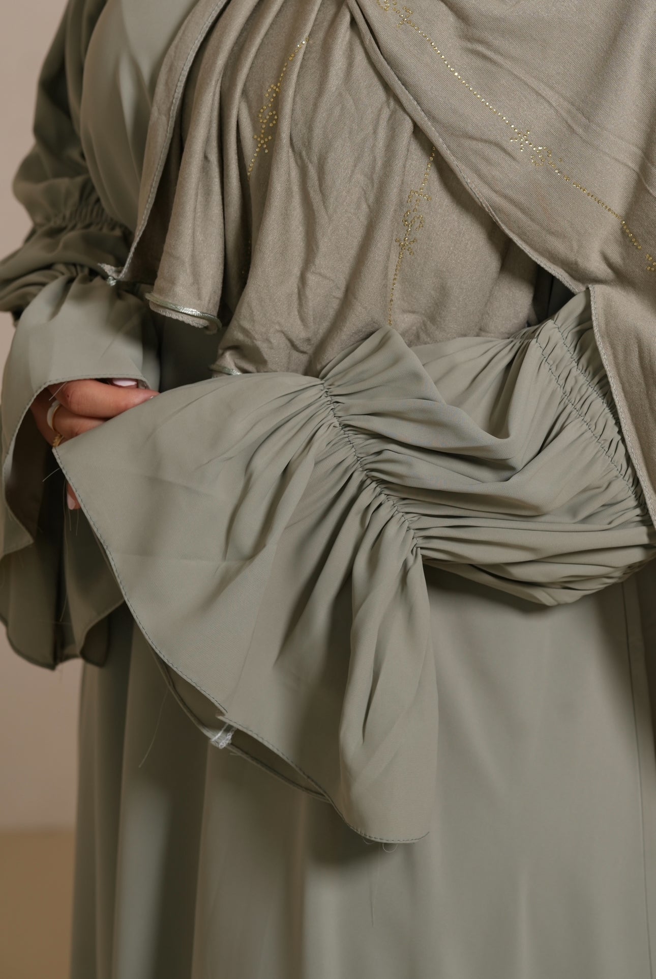 Daily Medina Abaya - pistachio