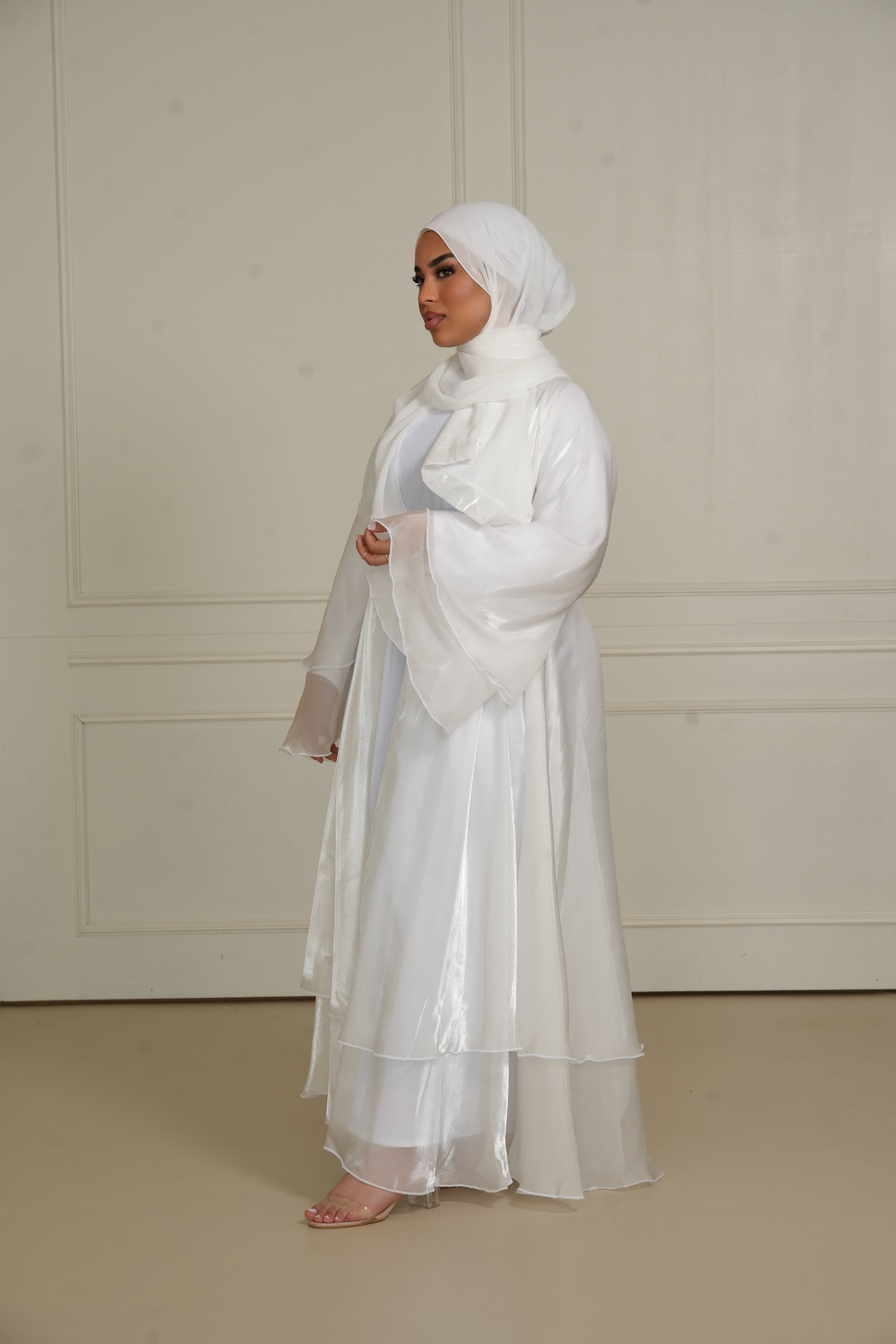 DXB flower abaya - white