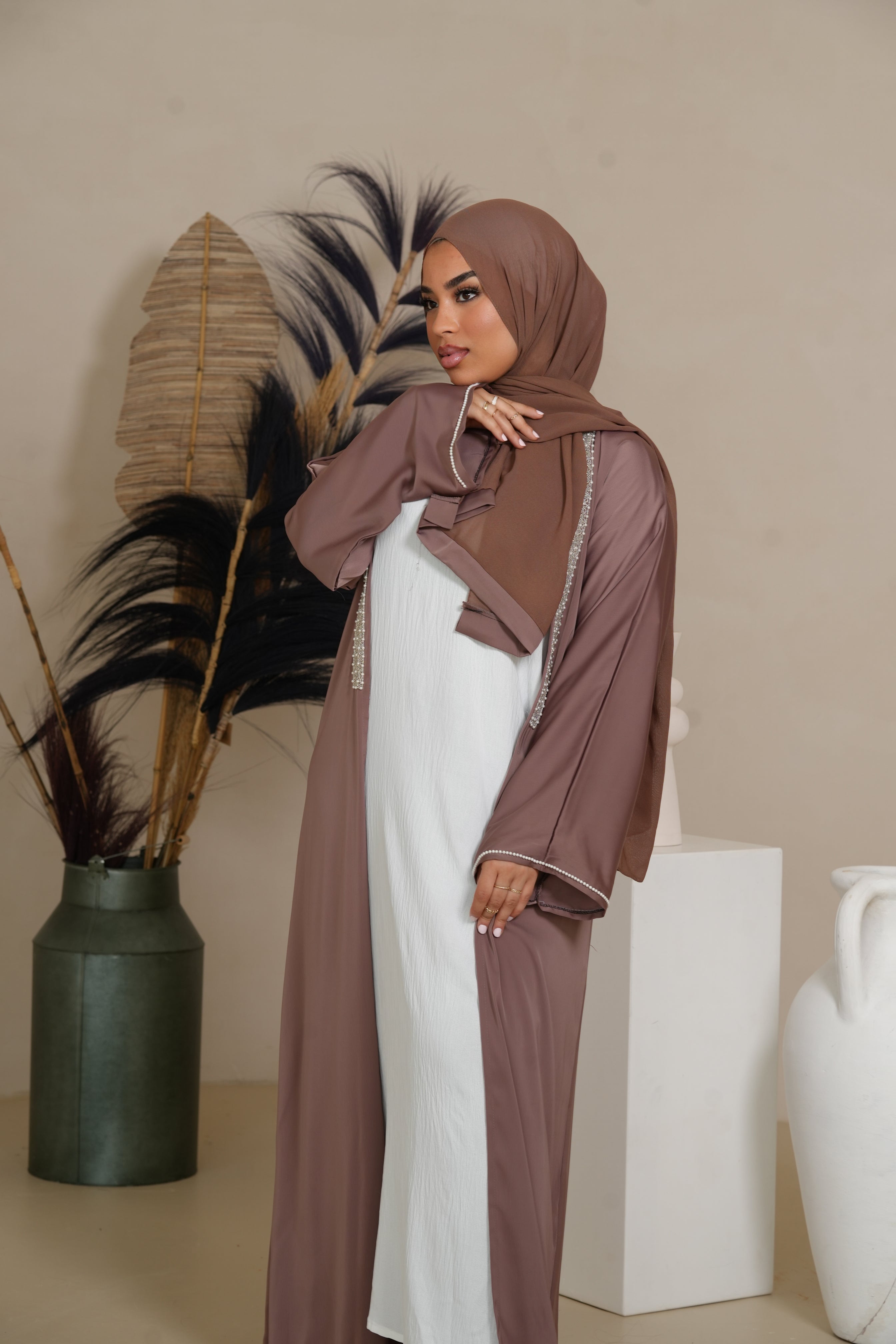 Pearl Stroke Abaya -  Velvet
