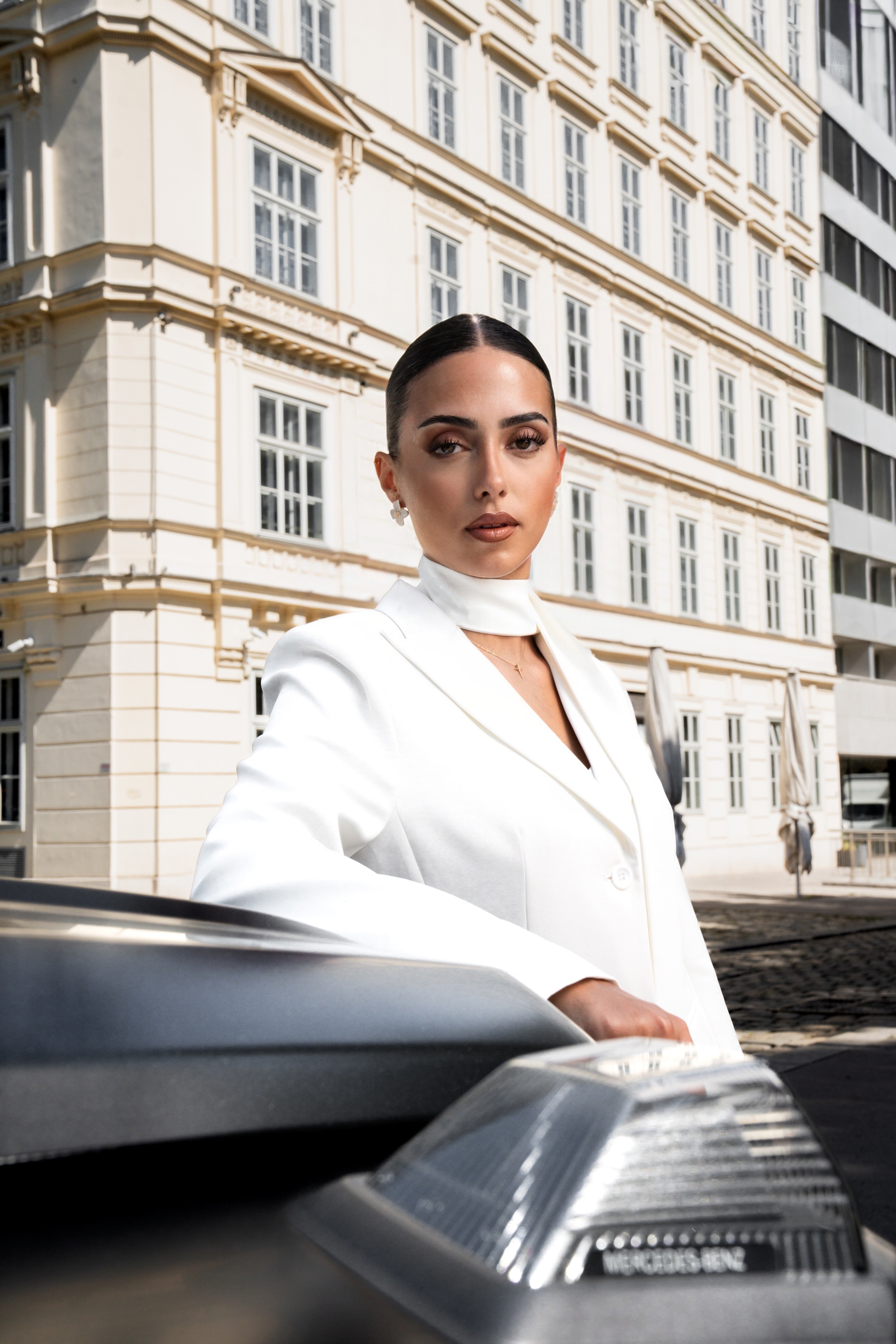 the palais blazer - white