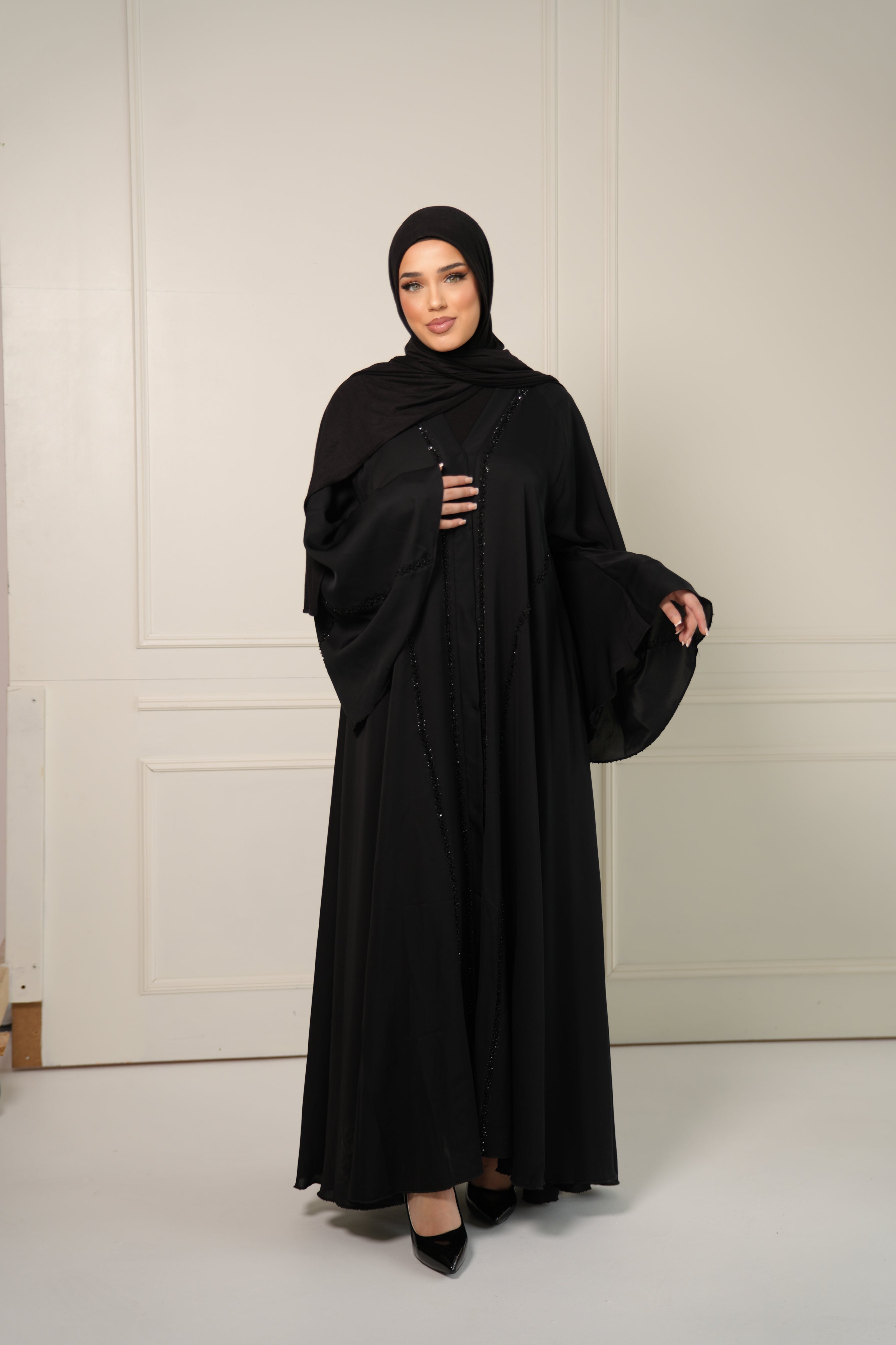 Classy Emirati Abaya - black