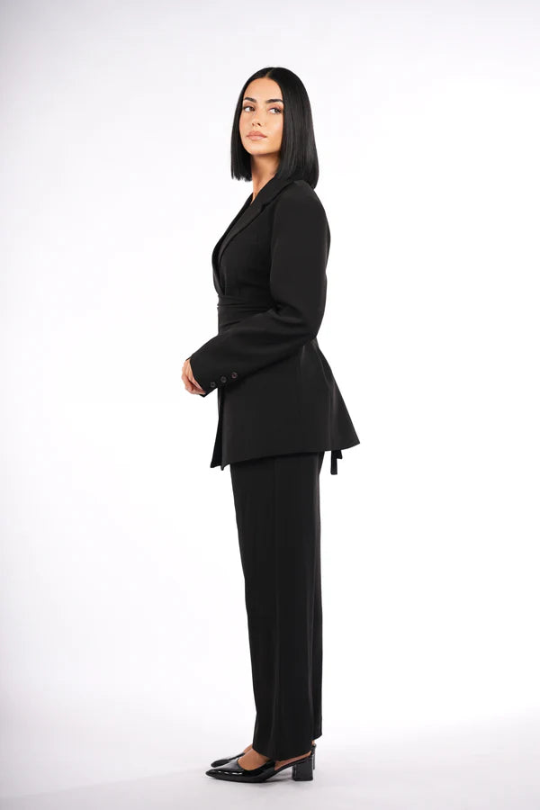 the noble belted blazer - black