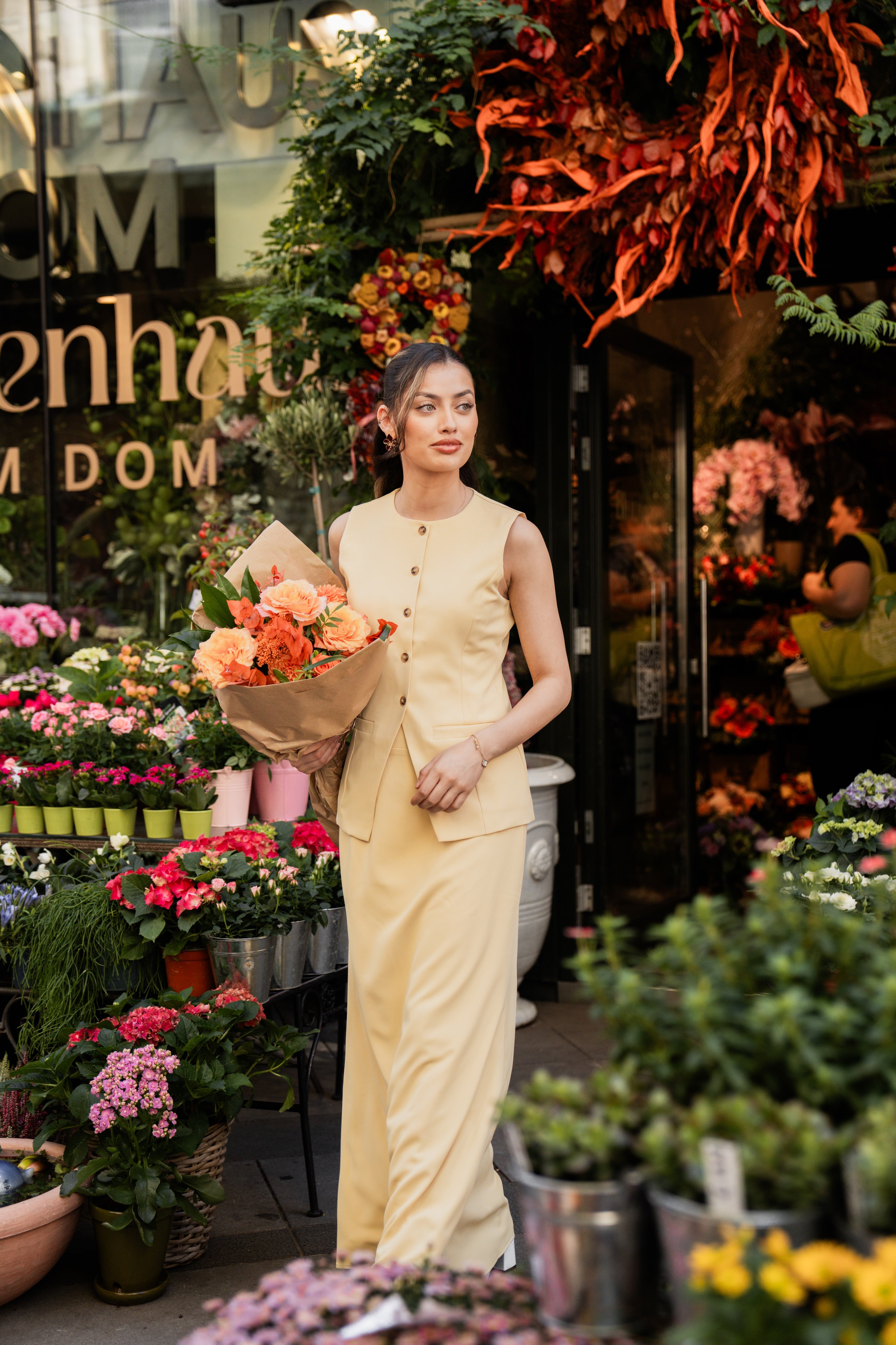 old vienna vest - butter yellow