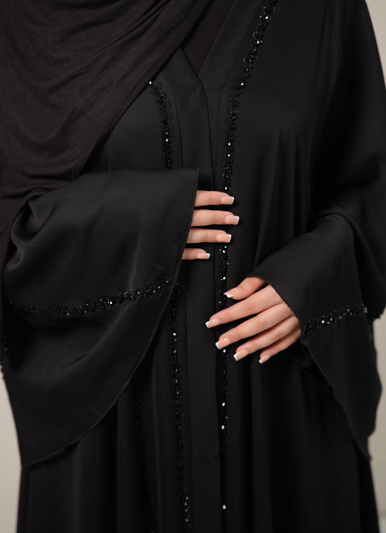 Classy Emirati Abaya - black