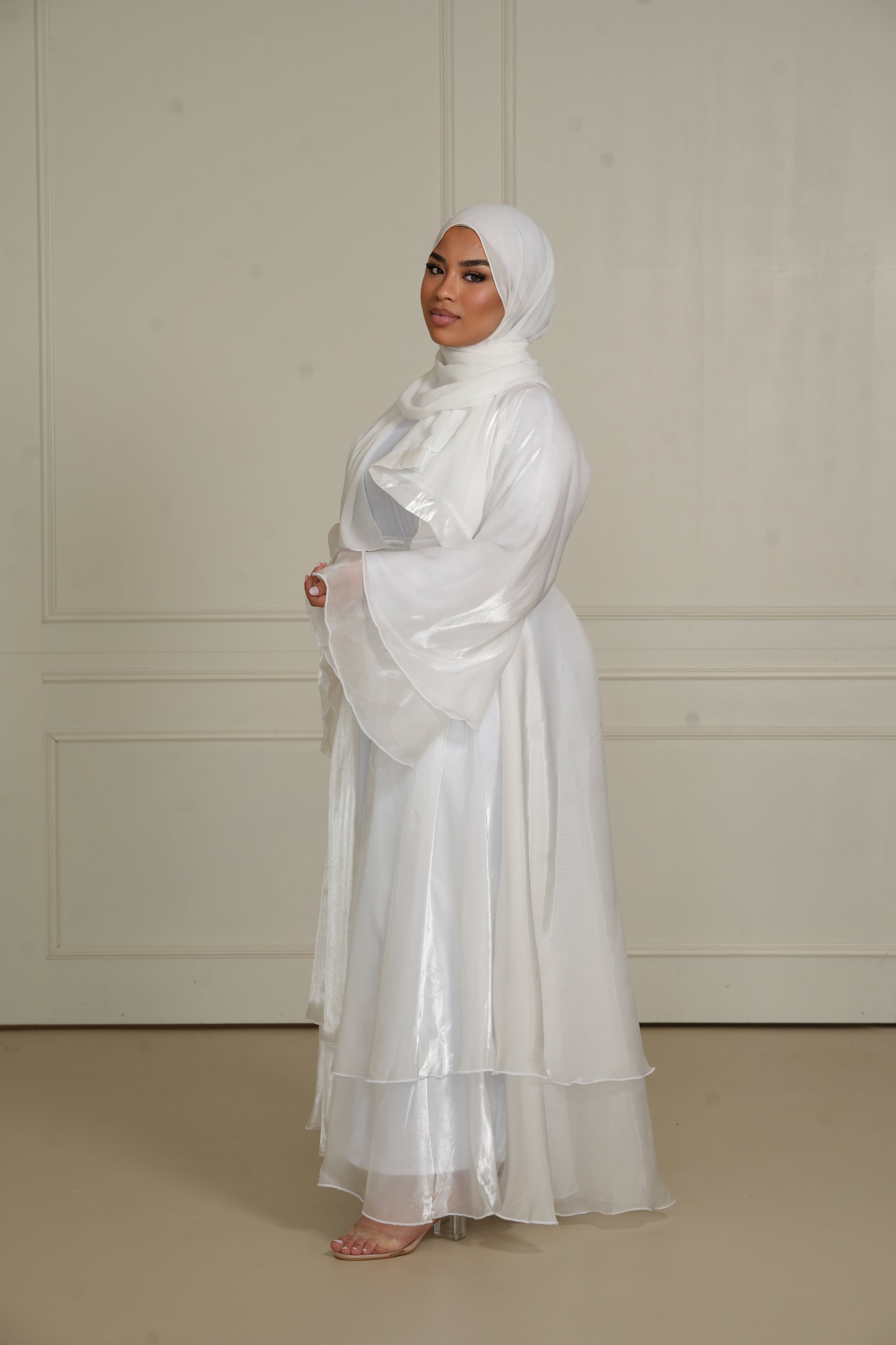 DXB flower abaya - white