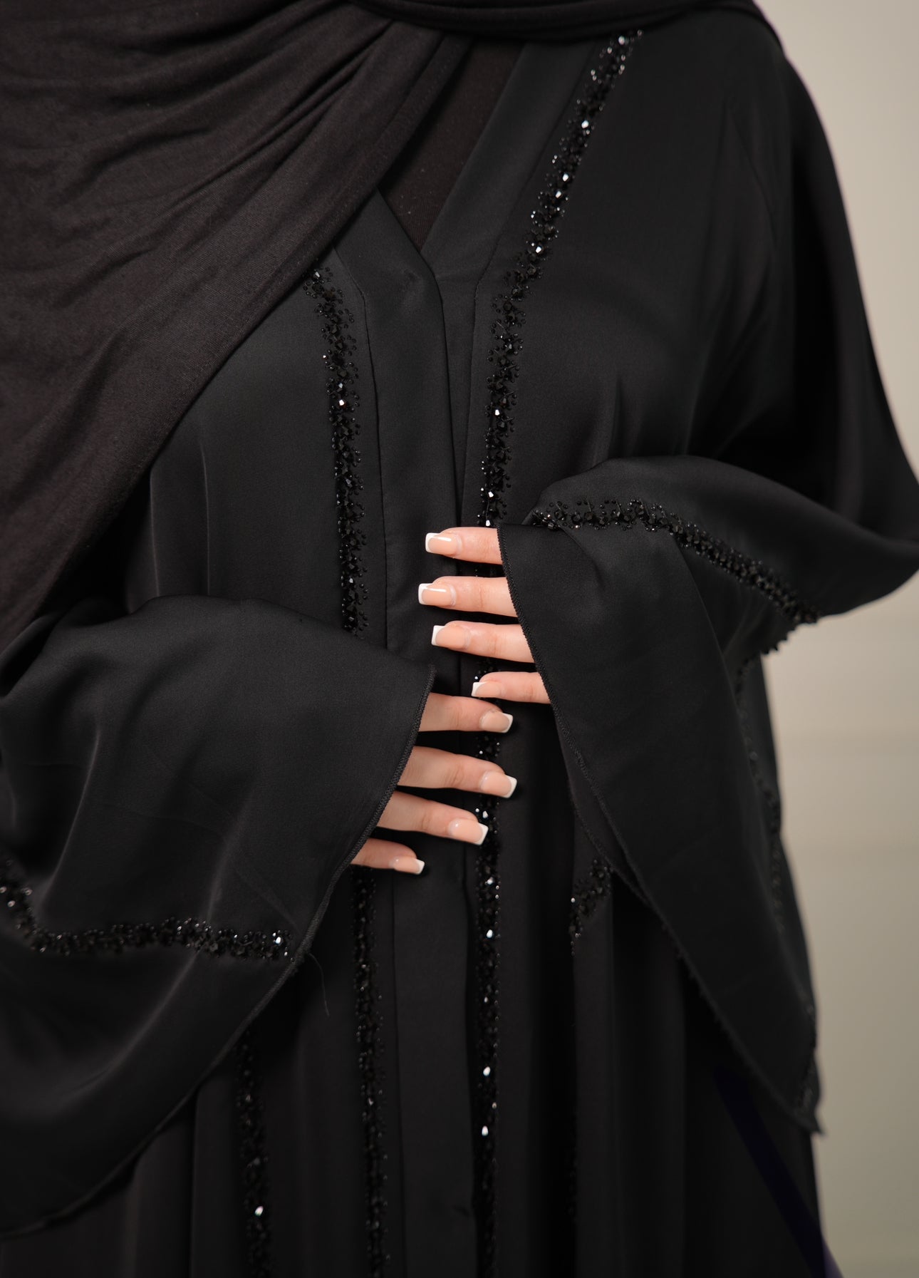 Classy Emirati Abaya - black