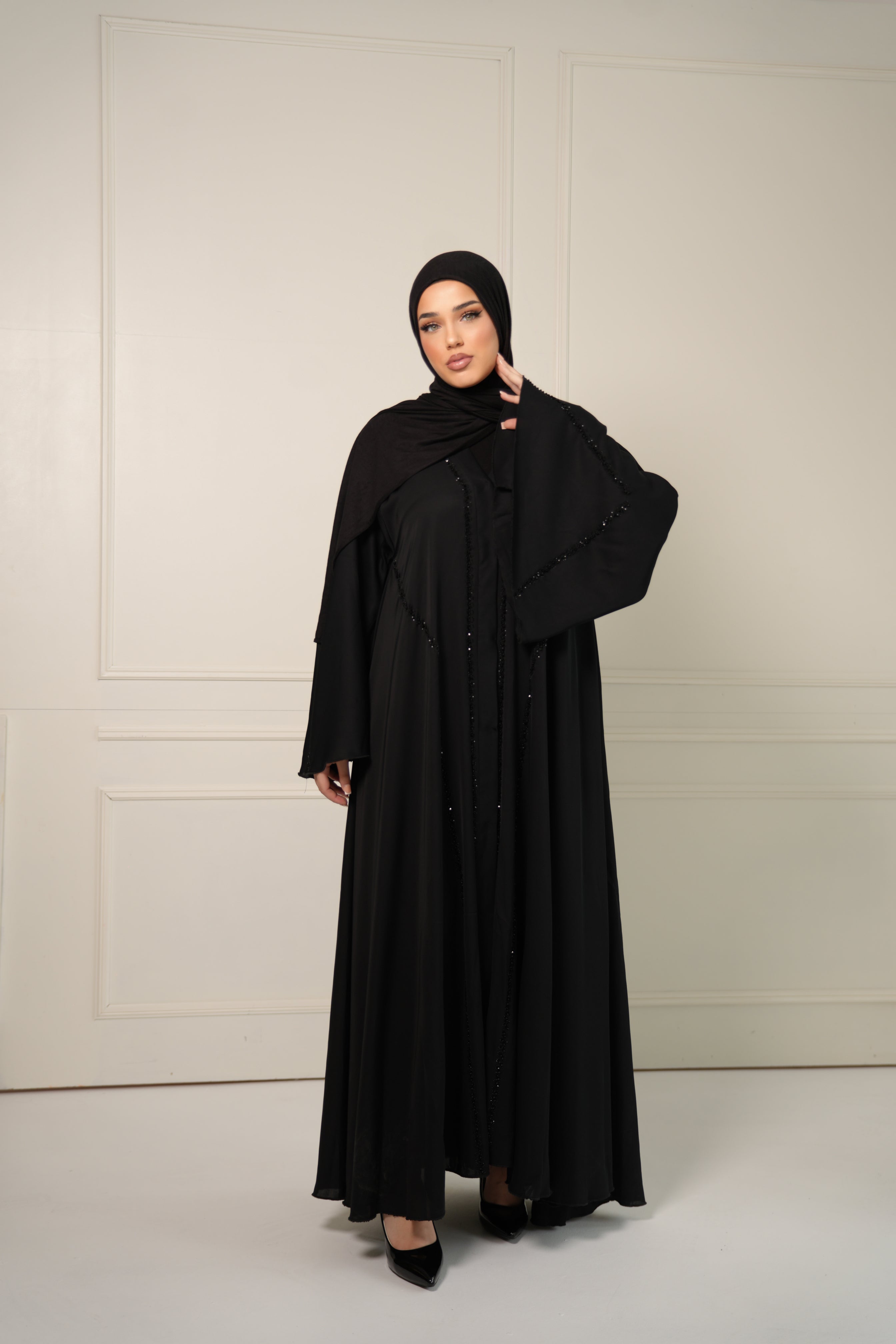 Classy Emirati Abaya - black