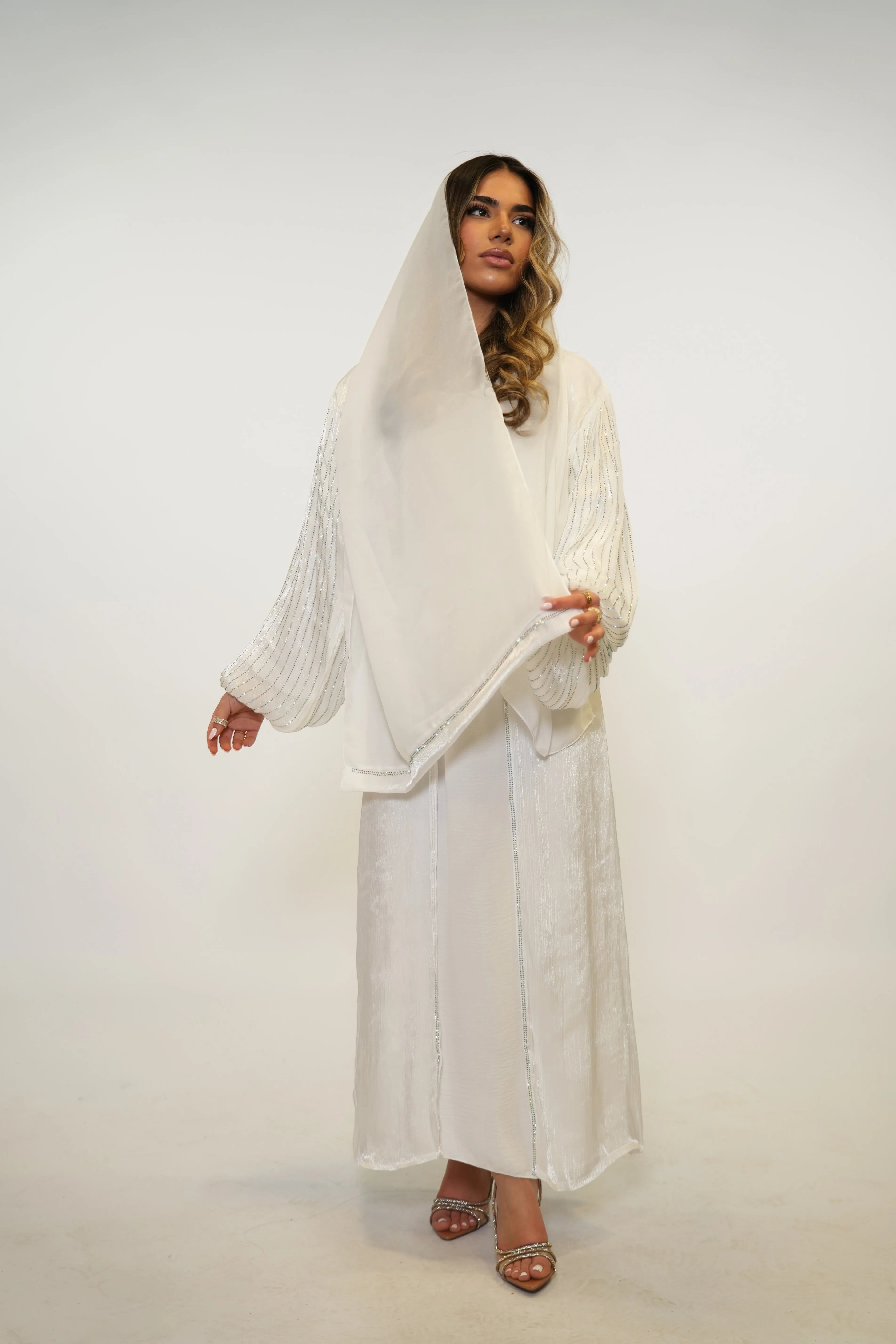 Silverstone arm Abaya - White