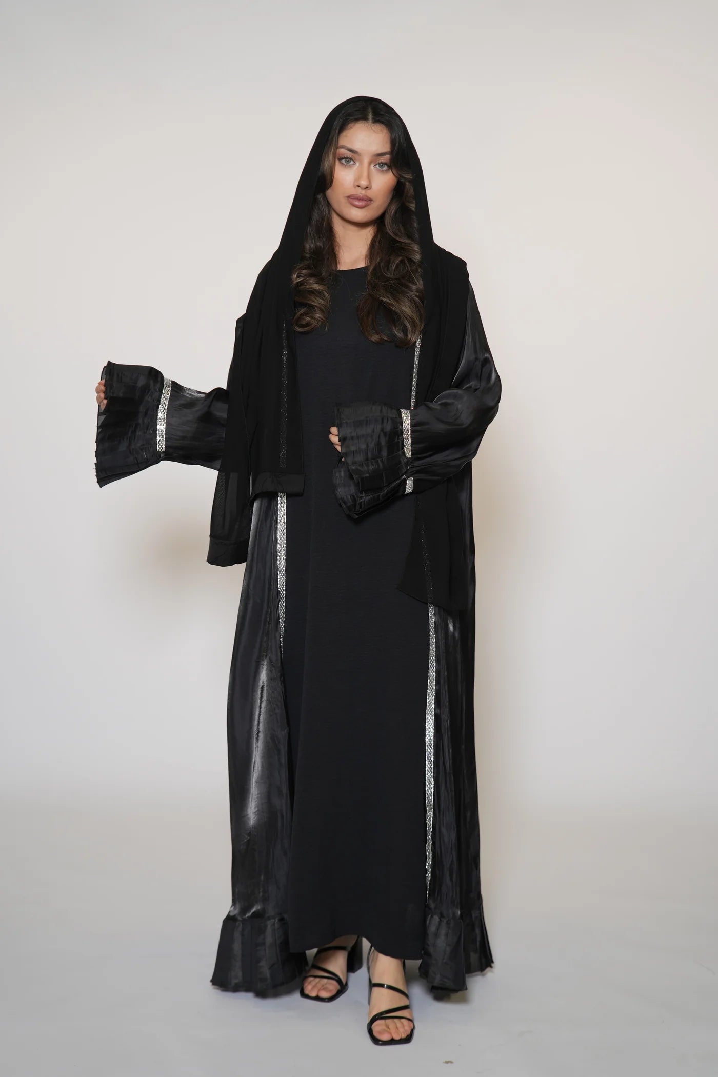 Emirate abaya - black