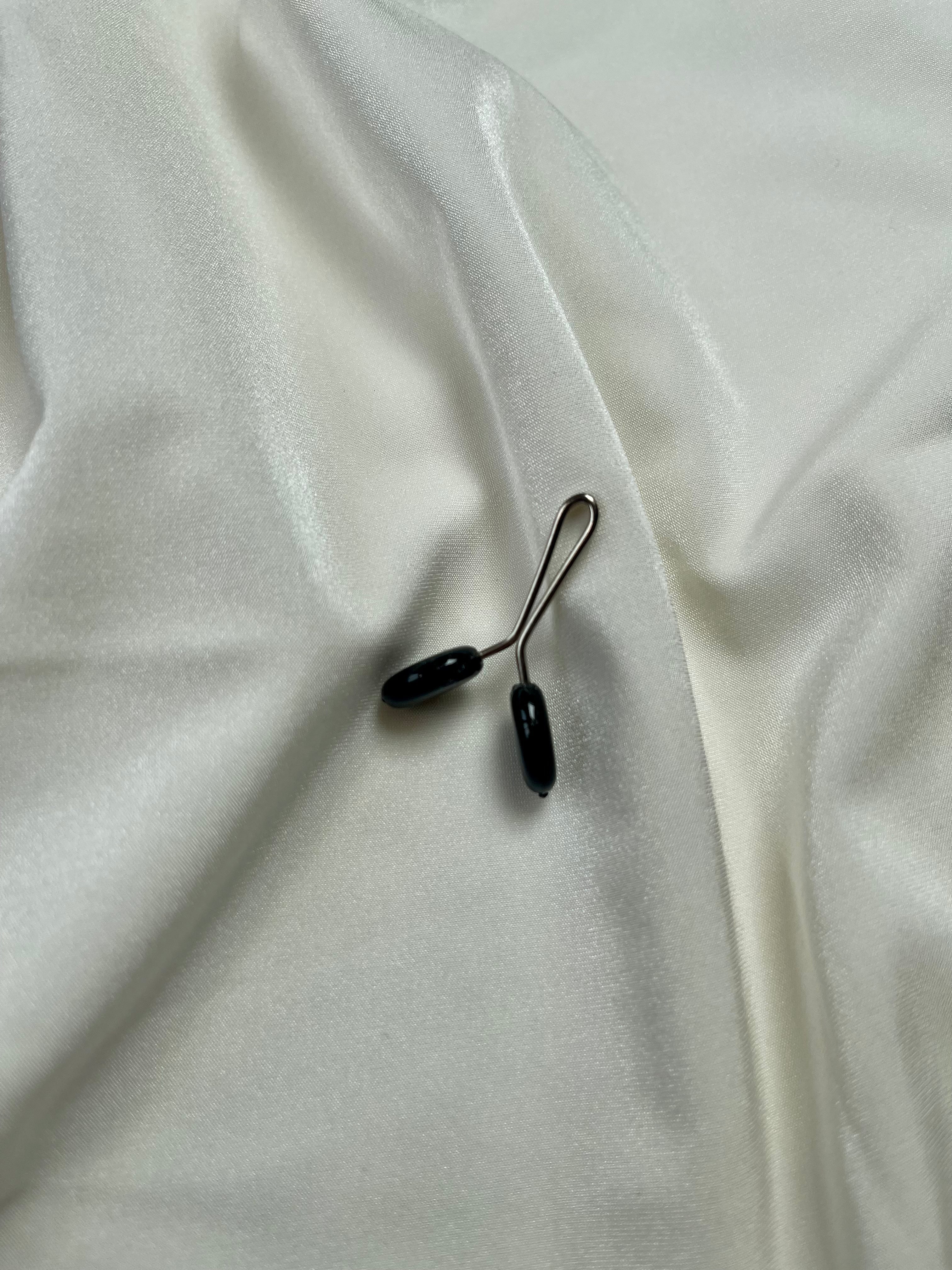 Hijab clip - black Oval