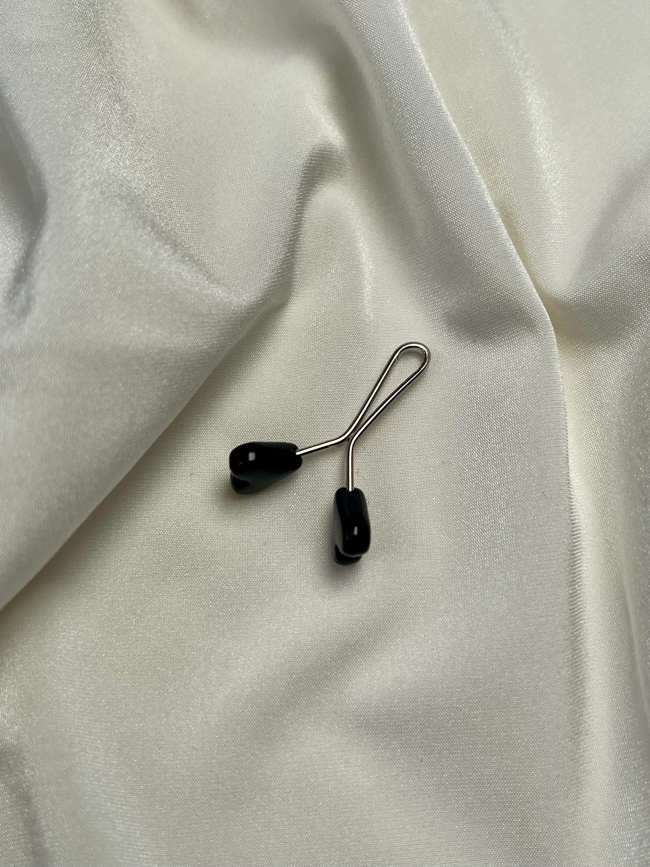 Hijab clip - black heart
