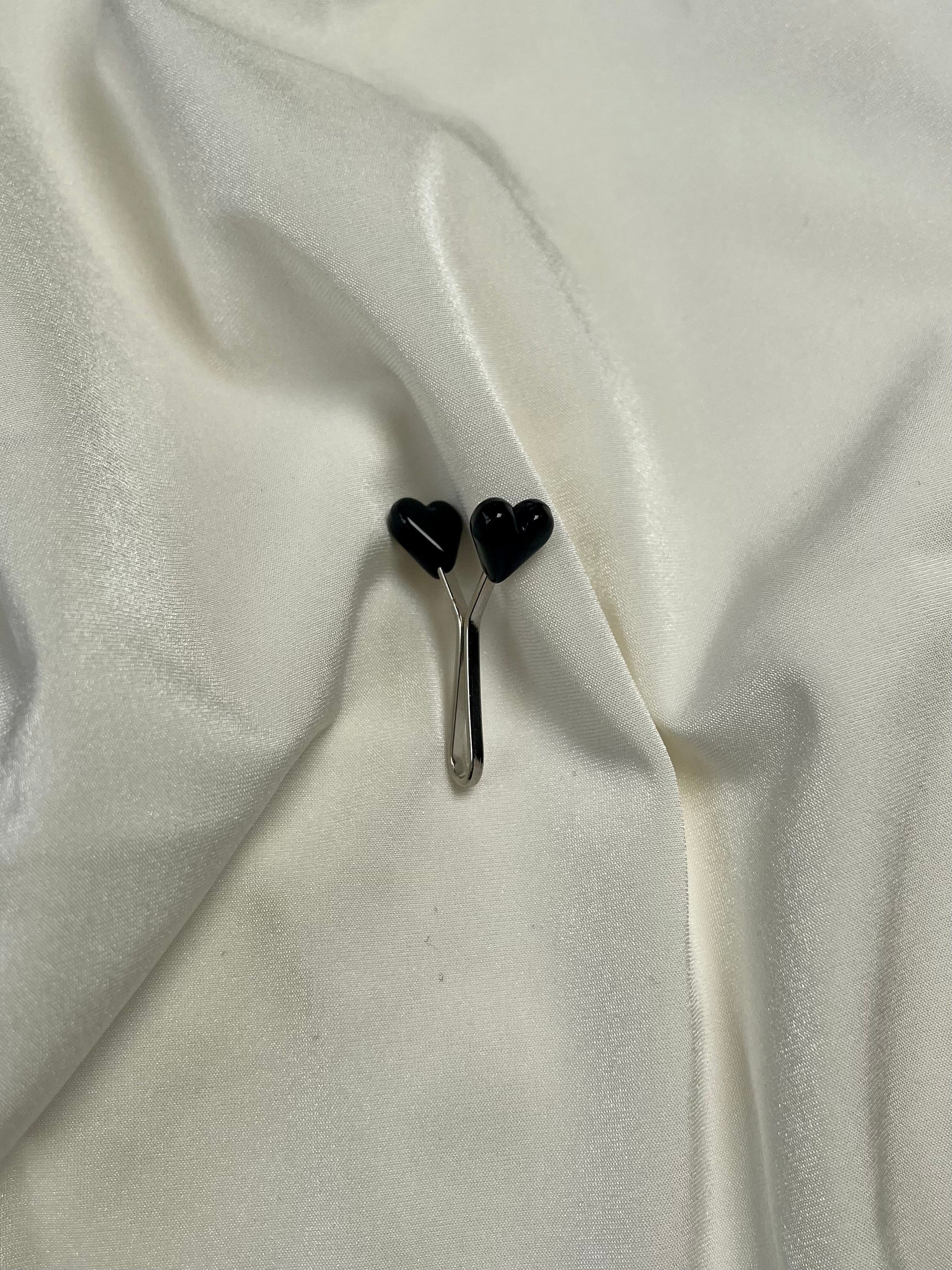 Hijab clip - black heart