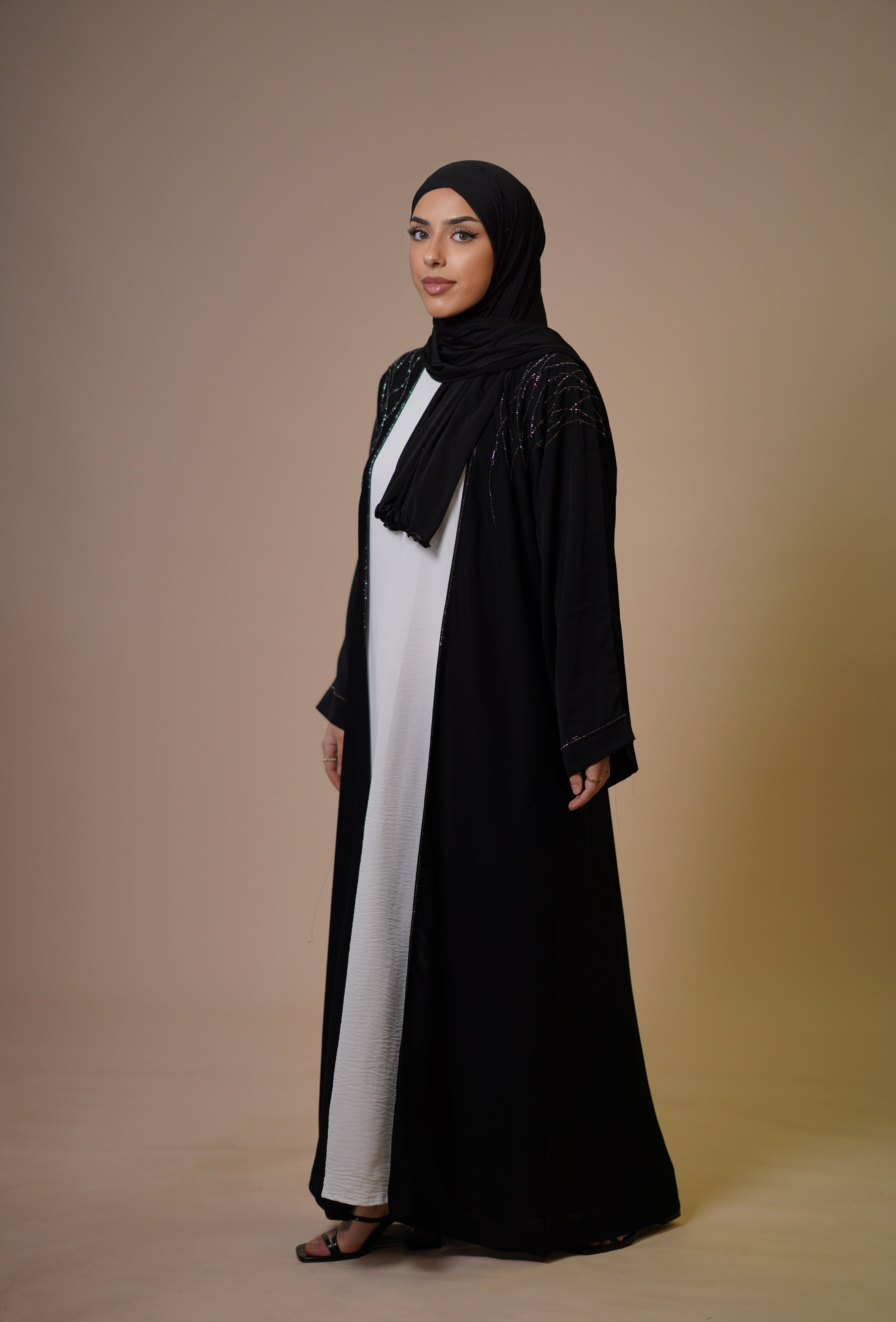 Emirate abaya- black