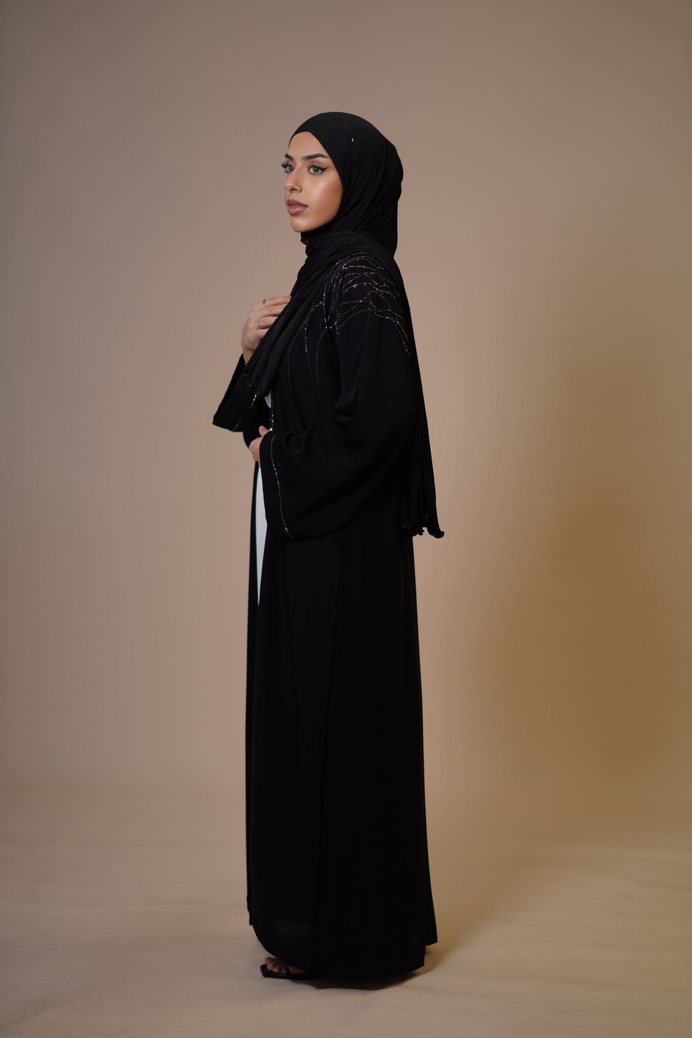 Emirate abaya- black