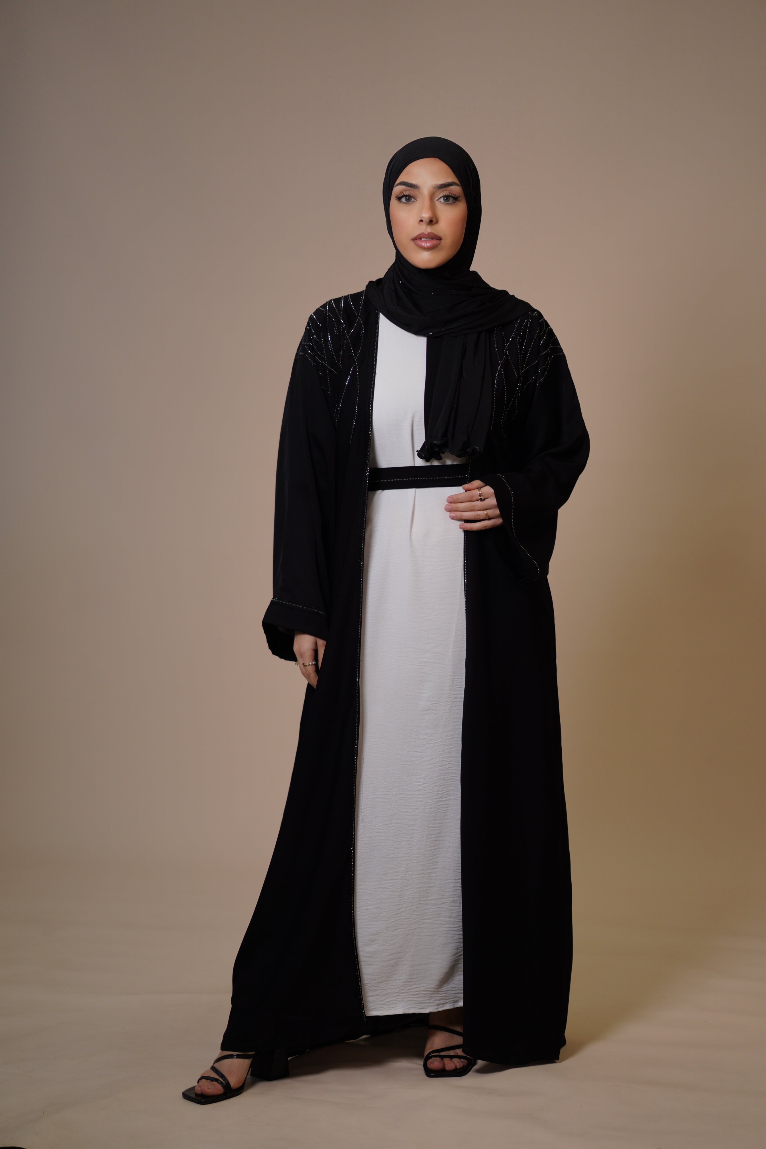Emirate abaya- black