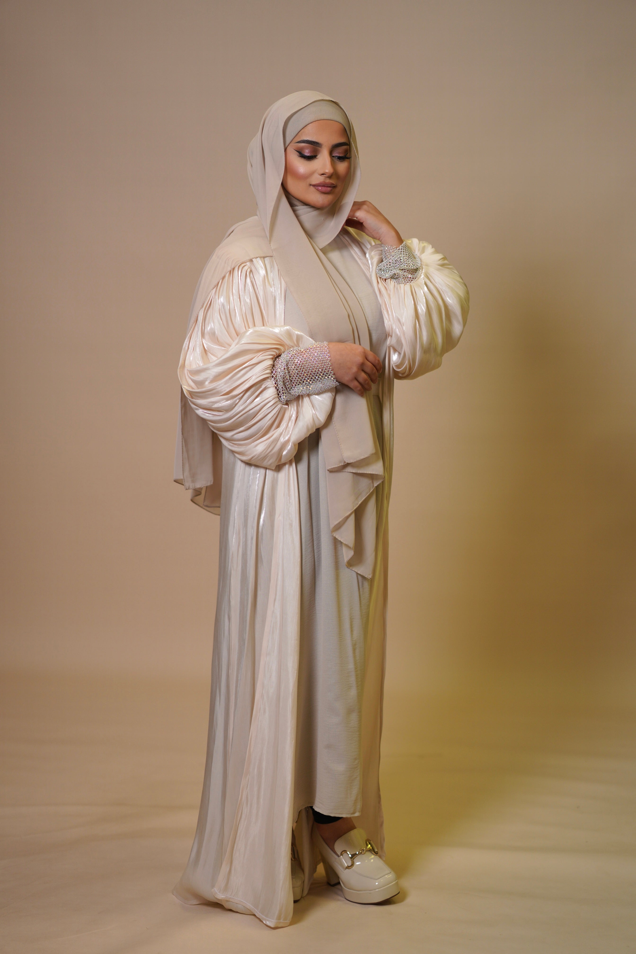 Emirate abaya - light beige