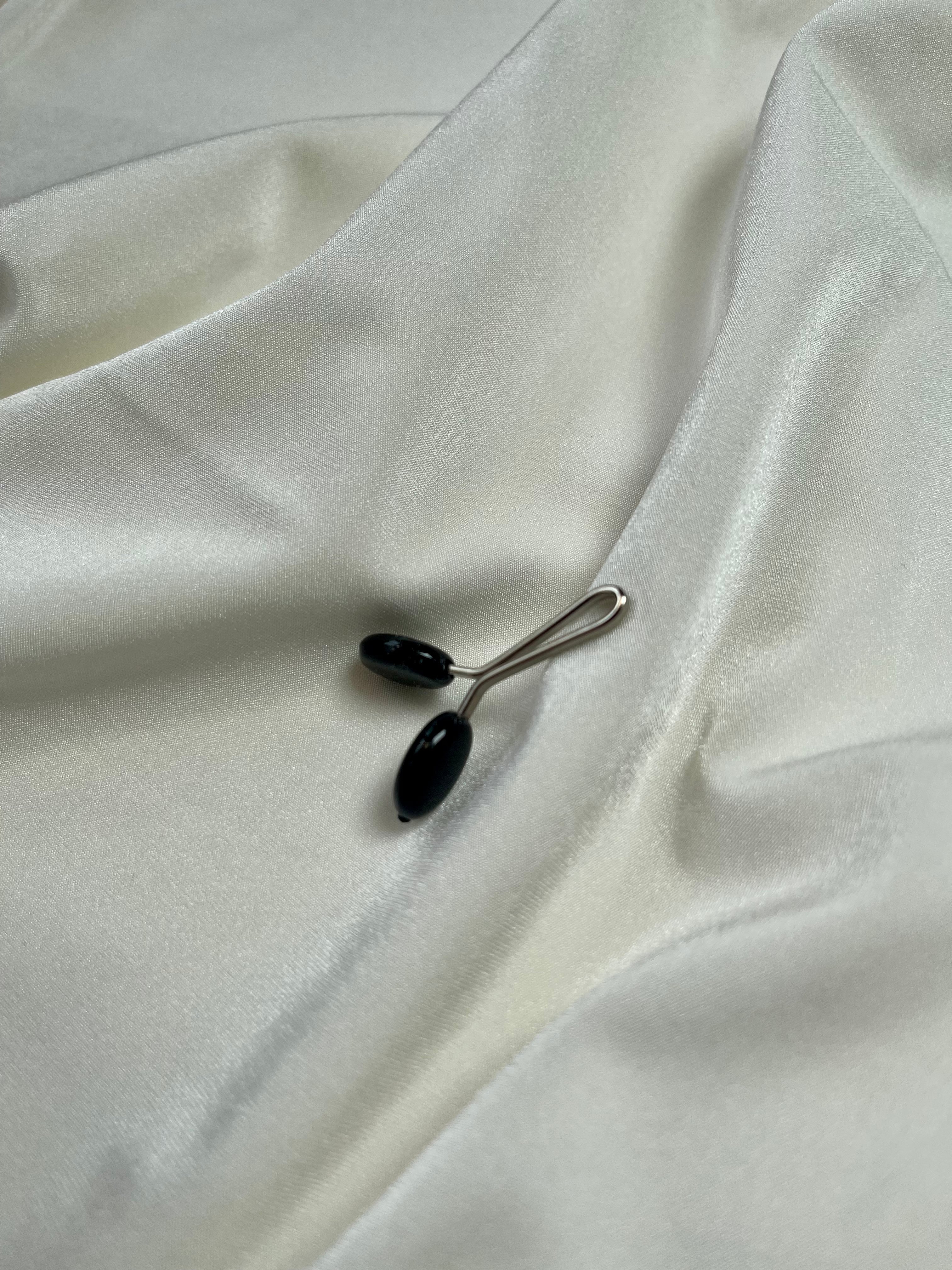 Hijab clip - black Oval